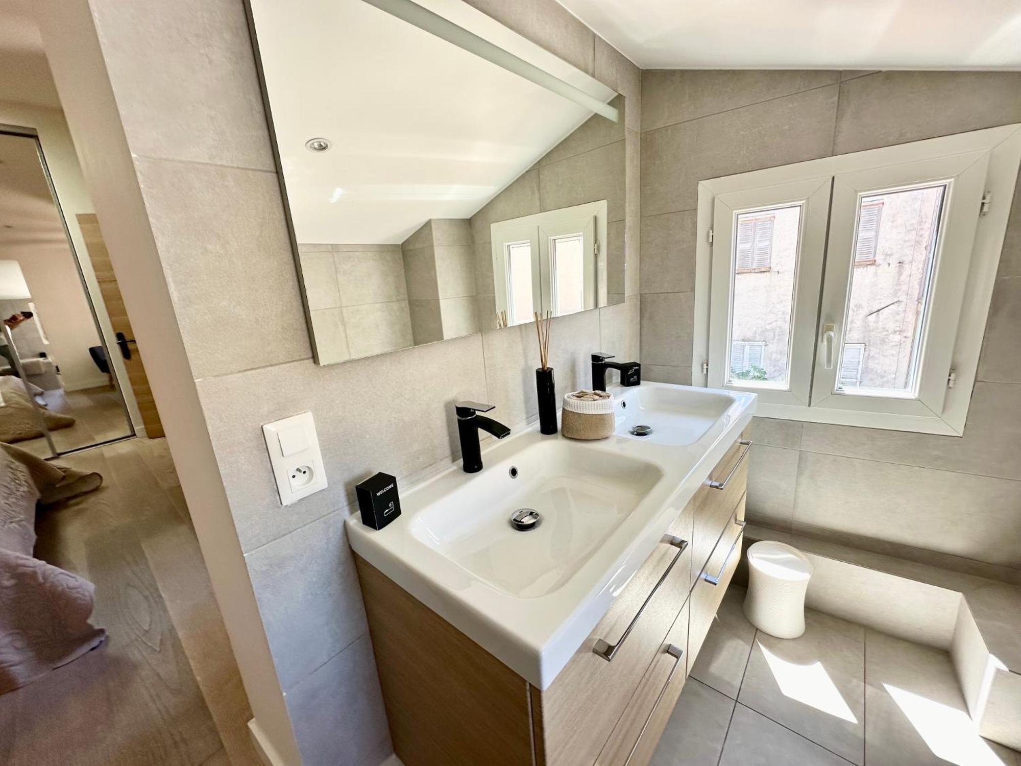 Apartment Gorgeous Brand New 2 Bedrooms