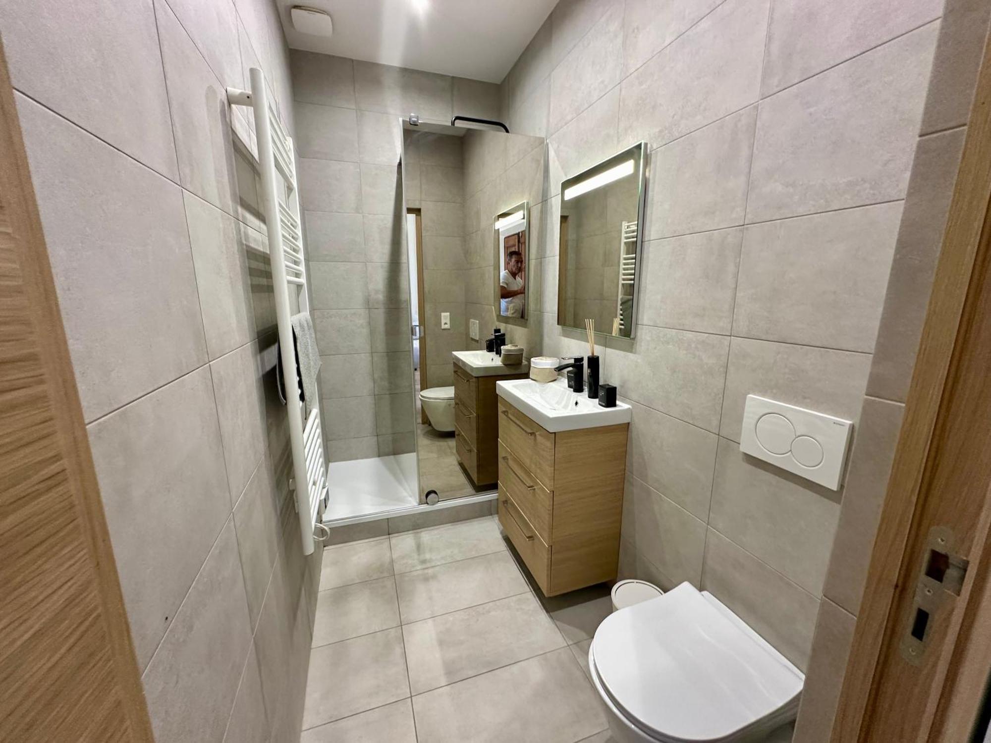 Apartment Gorgeous Brand New 2 Bedrooms *